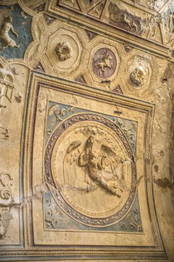 Pompeii, İtalya - 8 Ağustos 2015: Pompeii 'deki antik Roma tapınağının kalıntıları Vezüv, Napoli, İtalya