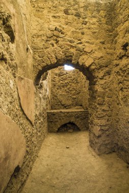 Pompeii, İtalya - 8 Ağustos 2015: Pompeii 'deki antik Roma tapınağının kalıntıları Vezüv, Napoli, İtalya