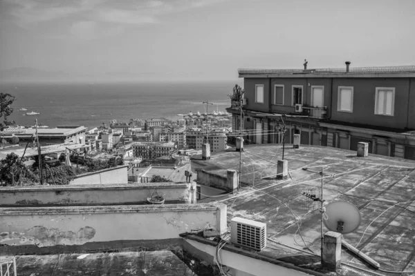 Napoli, 14 agosto 2015: Vista dall'alto sulla città di Napoli . — Foto Stock
