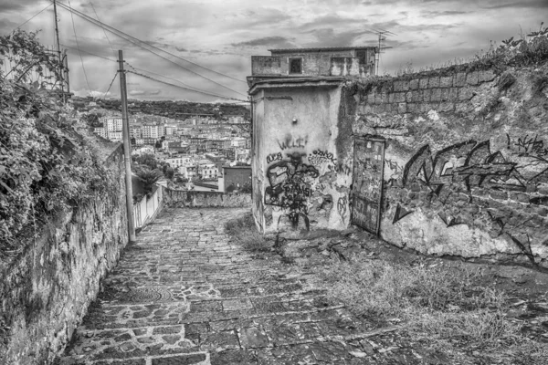 Napoli, İtalya - 16 Ağustos 2015: Napoli 'nin çatılarının manzarası. — Stok fotoğraf