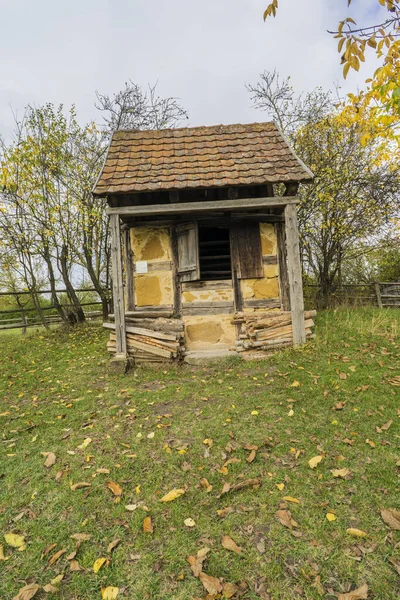 Bad Windsheim, Німеччина - 16 жовтня 2019: Вигляд з напівдерев'яного будинку в німецькому селі. — стокове фото