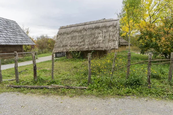 Bad Windsheim, Německo - 16. října 2019: Pohled z poloroubeného domu v německé vesnici. — Stock fotografie