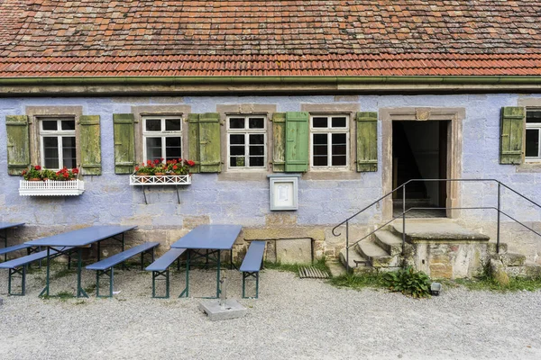 Schwaebisch Hall, Wackershofen, Alemania - 15 de octubre de 2019: Vista desde una casa de entramado de madera en un pueblo alemán —  Fotos de Stock