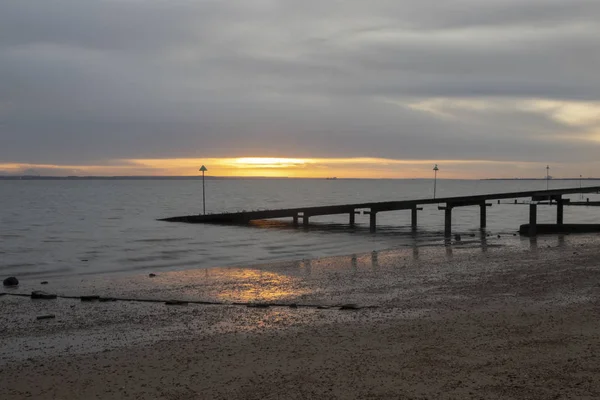 Coucher de soleil d'hiver st Southend-on-Sea, Essex, Angleterre — Photo