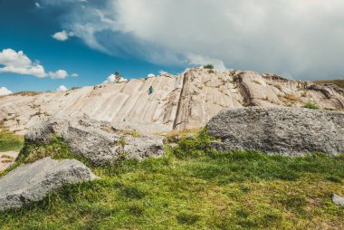 Cusco, Peru 'daki Sacsayhuaman kalesi. Cusco veya Cuzco 'daki İnka harabeleri