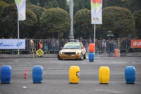 Almaty city, Kasachstan, 09. Oktober 2016 - Stadtwettbewerb "Drift Games 2016" — Stockfoto