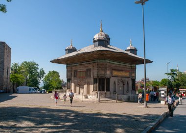 Sultan Ahmed 'in İstanbul / Türkiye Çeşmesi bir Türk rokodudur. 