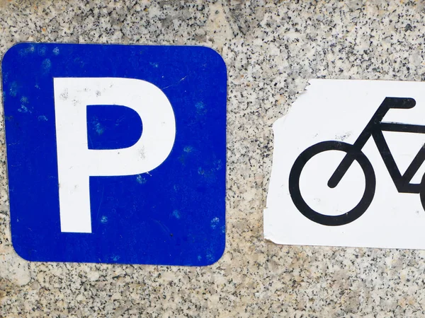 Fahrradabstellschild. Fahrradabstellschild. Aufkleber auf Beton — Stockfoto