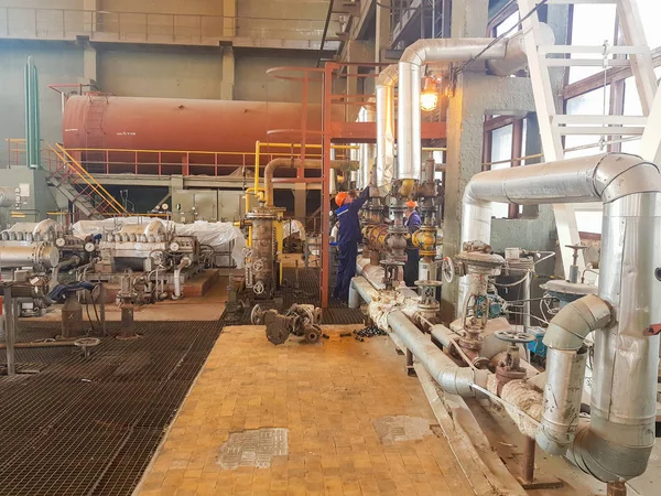 Planta química dentro. território da empresa. Produção que requer reparação. estação de tratamento de esgoto. produção química — Fotografia de Stock