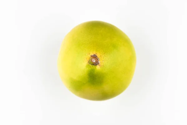 Pomelo sobre un fondo blanco. Lugar para una inscripción. Corte fácil. Vista desde arriba . — Foto de Stock