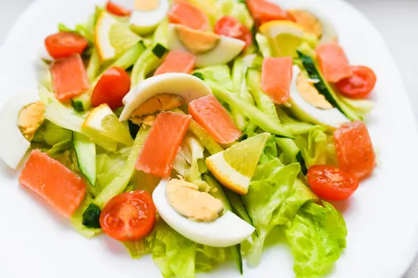 Zeleninový salát. pohled shora. lehká snídaně. zdravá zelenina — Stock fotografie