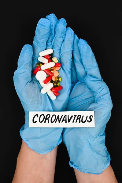 Koncepcja Leczenia Koronawirusa Pomocą Pigułek Koncepcja Koronawirusa Mieszkanie Kłamało Widok — Zdjęcie stockowe
