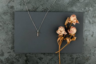 Bir buket gül yakın plan. Bir buket güzel düğün çiçeği, pembe güller