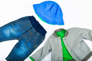 Çocuk kotu. Düz kot çoraplar ve panama. Yazmak için bir yer. Çocuk modası.