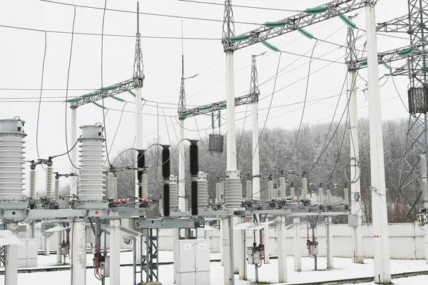 City electrical substation, close-up, transformer with high-voltage wires. — Stock Photo, Image