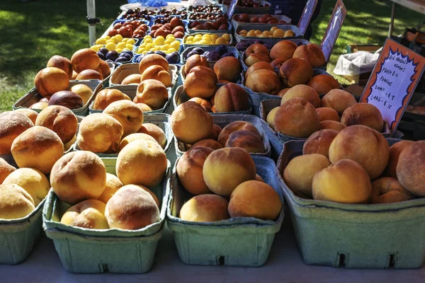 Organic peaches. Farmers market