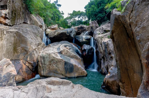 Панорама водопада Ба Хо. Красивая природа, Вьетнам, Нячанг . — стоковое фото