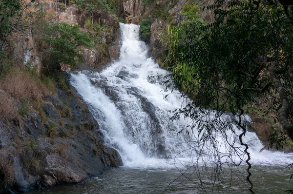 Cachoeira Datanla localizada perto da cidade de Dalat, no Vietnã — Fotografia de Stock