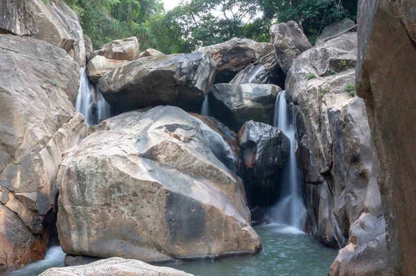 Ba Ho Waterfall vitesse d'obturation lente. Belle nature, Vietnam, Nha Trang . — Photo