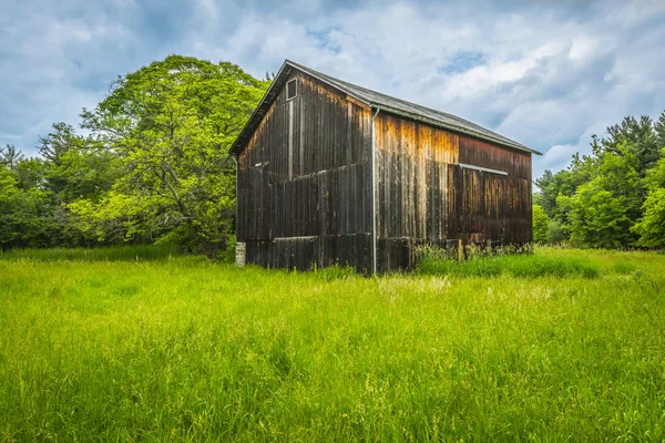 Old Barn Along Valley Trail — Stock Photo, Image