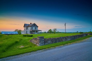 Dusk 'taki Terk Edilmiş Çiftlik Evi