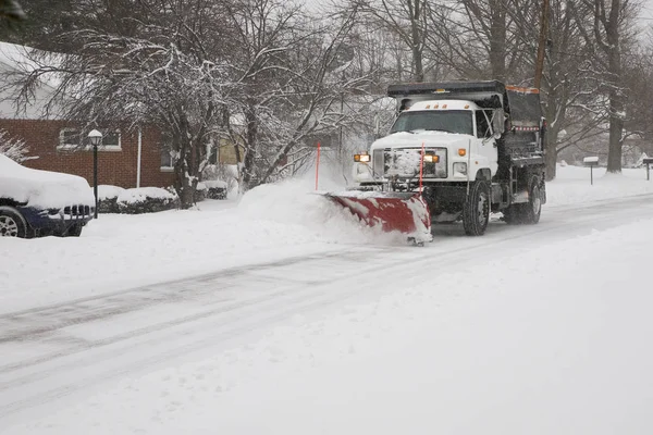 Sneeuw ploeg — Stockfoto