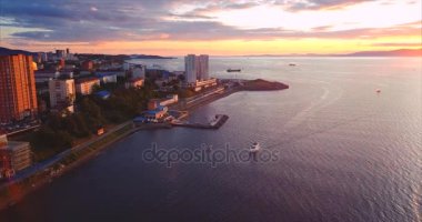 Peter büyük Körfez hava görünümünü ve yelkenli yat. Vladivostok, Rusya Federasyonu
