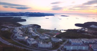 Vladivostok, Rusya'nın Uzak Doğu Federal Üniversitesi havadan görünümü. Sunrise