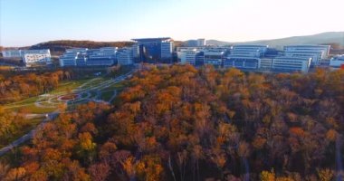 Rus Uzak Doğu Federal Üniversitesi. Kampüs Üniversitesi havadan görünümü.