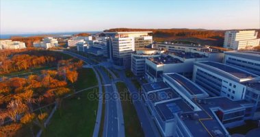 Uzak Doğu Federal Üniversitesi Kampüs hava görüntüsü. Japon deniz