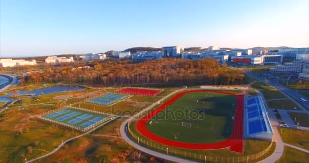 Kampus Uniwersytetu federalnego Far Eastern w pobliżu Vladivostok. Boisko sportowe — Wideo stockowe