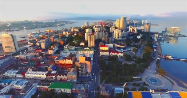 Vista aérea de la hermosa península de Egersheld por la mañana. Vladivostok, Rusia — Vídeo de stock