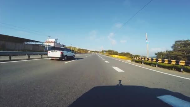 Arabayı görünümünden: Vladivostok, Rusya yol boyunca sürüş. Sabah — Stok video