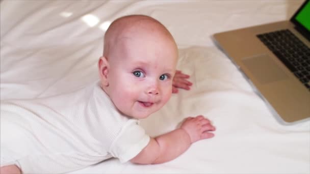 赤ちゃんストック動画 ロイヤリティフリー赤ちゃん動画 Depositphotos