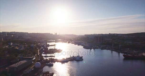 Voando Para Trás Acima Porto Golden Horn Uma Baía Protegida — Vídeo de Stock