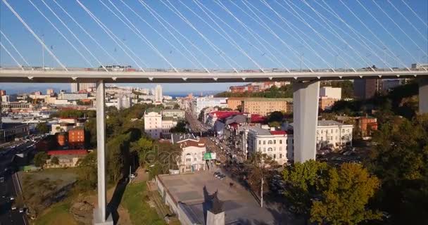 Increíble Zoom Aéreo Vista Del Puente Oro Sobre Calles Carreteras — Vídeos de Stock