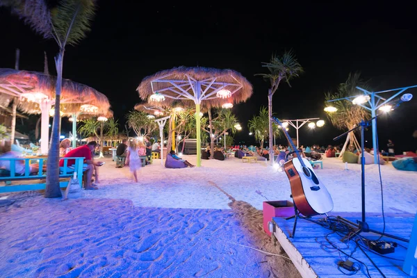 Gili Air Indonesia July 2019 Brightly Illuminated Night Beach Tourists — Zdjęcie stockowe