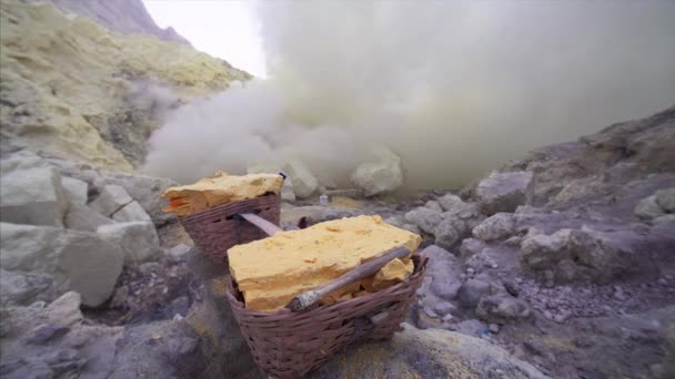 Java Indonesia July 2019 Close View Yellow Bricks Sulphur Ijen — стокове відео