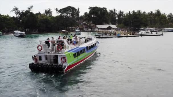 Gili Air Indonésia Julho 2019 Vista Aérea Ferryboat Com Turistas — Vídeo de Stock