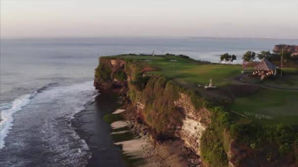 Vista Aérea Campo Golfe Verde Belo Litoral Ilha Bali Indonésia — Vídeo de Stock