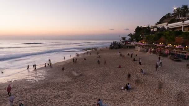 Vista Aérea Bela Praia Dreamland Com Resort Turistas Nadando Oceano — Vídeo de Stock