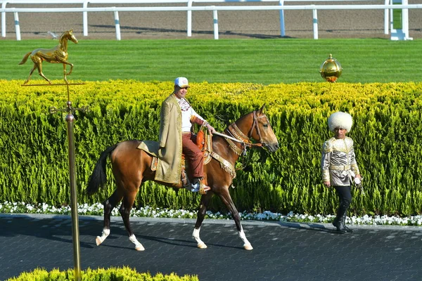 Turkmenistan Ashgabat April 2019 Day Turkman Racehorse 베르디 말타기 — 스톡 사진