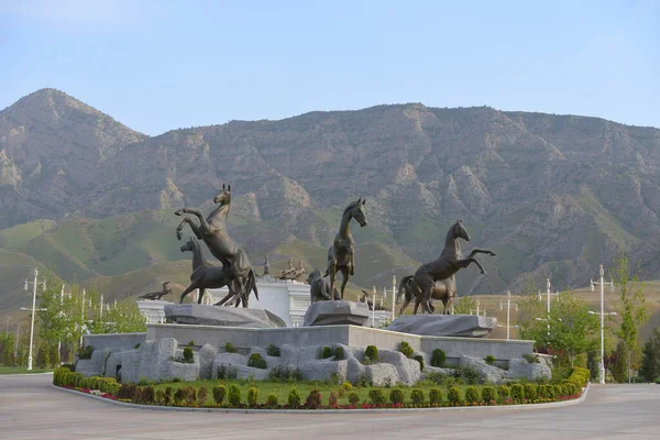 Turkmenistan Ashgabat April 2015 Akhal Teke Horse Monument Entrance Akhal — Stock Photo, Image