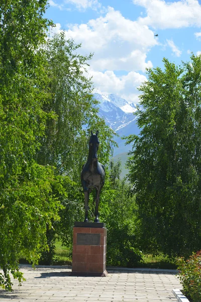 Kogershin Kazahsztán 2014 Június Akhal Teke Mén Emlékműve Nyáron Lugovszkij Jogdíjmentes Stock Képek