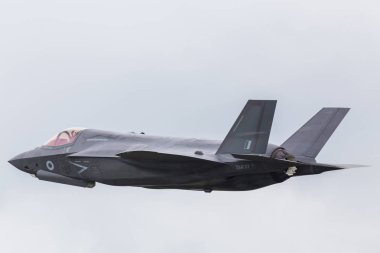 Raf işaretler şimşek II çıkartıyor