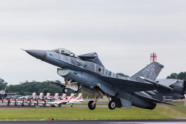 Polish Air Force Tiger Demo F-16C taking off — Stock Photo, Image