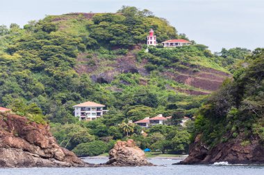 Guancaste kayalık kıyı