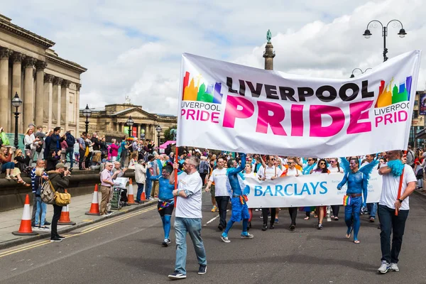 Начало марша гордости в Ливерпуле — стоковое фото