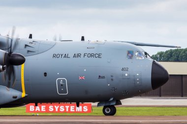 A400m Atlas taksiler podyumda geri