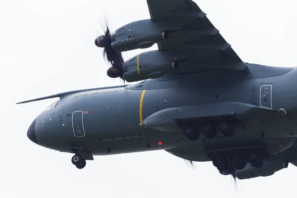 Onderzijde van de A400m Atlas tijdens haar vuile pass — Stockfoto